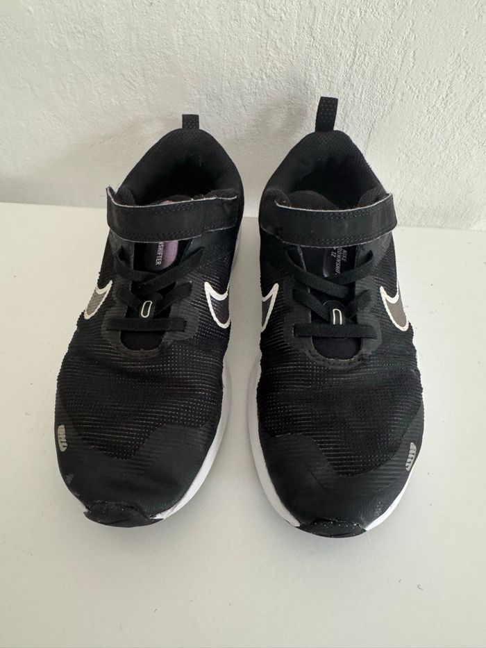 Nike noires Enfant 33 - photo numéro 3