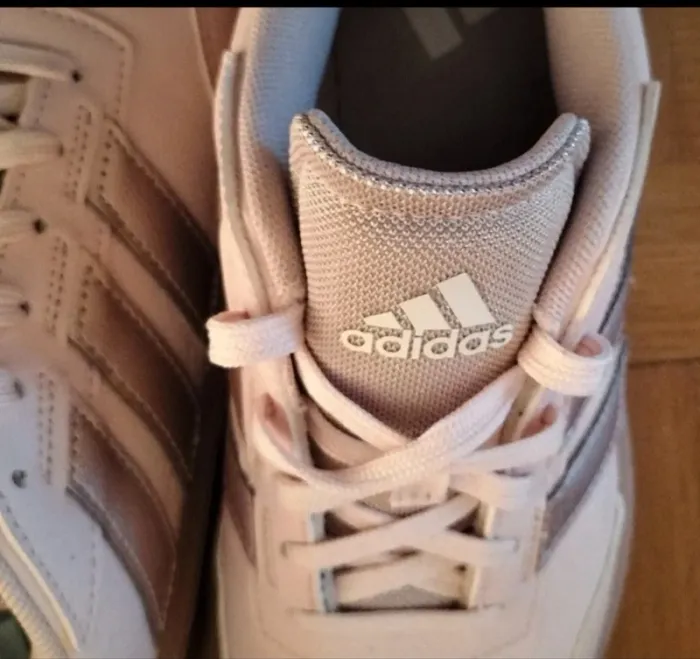 Baskets Adidas originales roses avec bandes lilas - photo numéro 3