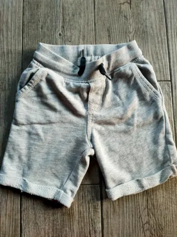 Short 3 ans
