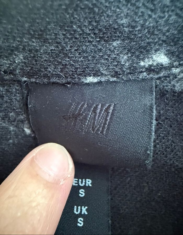 Chemise manches longues noir à motifs floraux gris blanc H&M taille 36 S - photo numéro 5