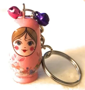 Porte-clés, Bijou de sac Poupées Russes Matryoshka en Bois - Couleur Rose + Motifs Lapins