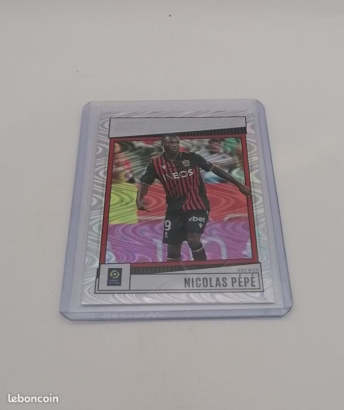 Carte Panini score Ligue 1 2022-23 Rookie Card Swirl Nicolas Pépé n°137. - photo numéro 2