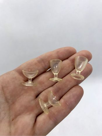 Lot 4 verres à pied transparent coupes et vin Barbie Mattel vintage 1986 set 0806 cuisine
