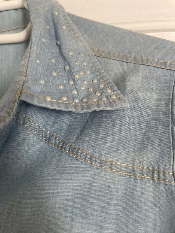 Chemise en jean avec perle - photo numéro 2
