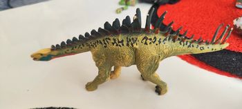 Figurine dinosaure
