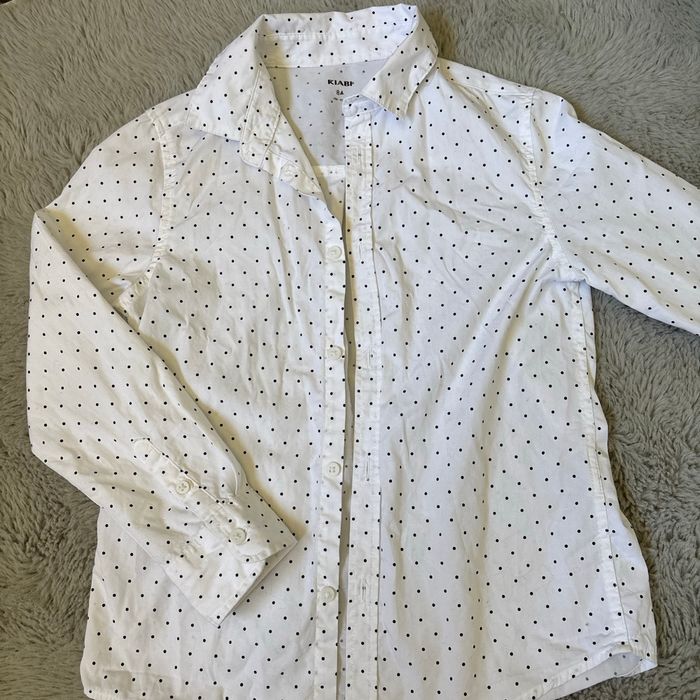 Chemise blanche à petit pois noir