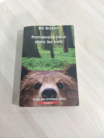 Livre poche Payot Voyageurs Promenons nous dans les bois Bill Bryson