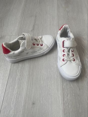 Baskets blanches et rouges - Taille 30 👟