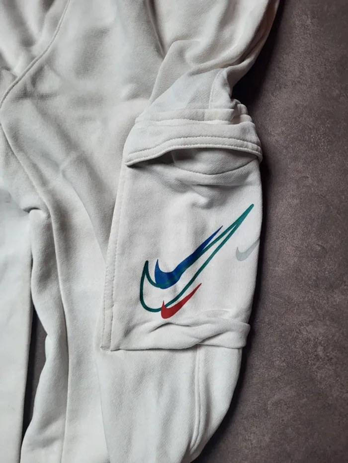 Jogging nike taille m - photo numéro 2