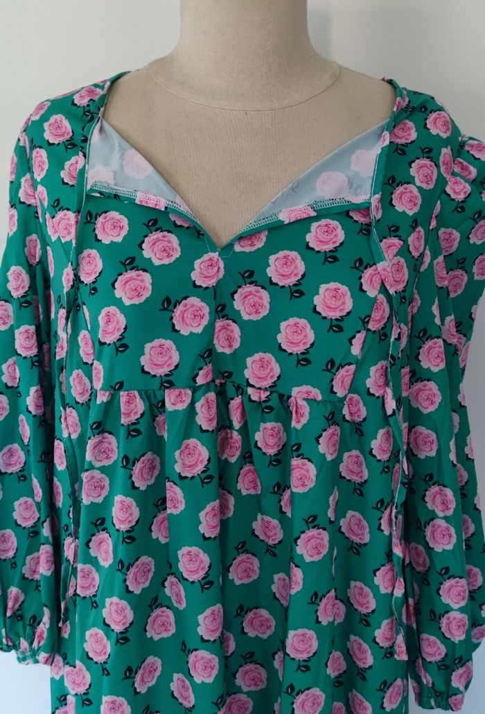 💚 Robe longue fleurie verte et rose – Amazon – Taille L (neuve) - photo numéro 3