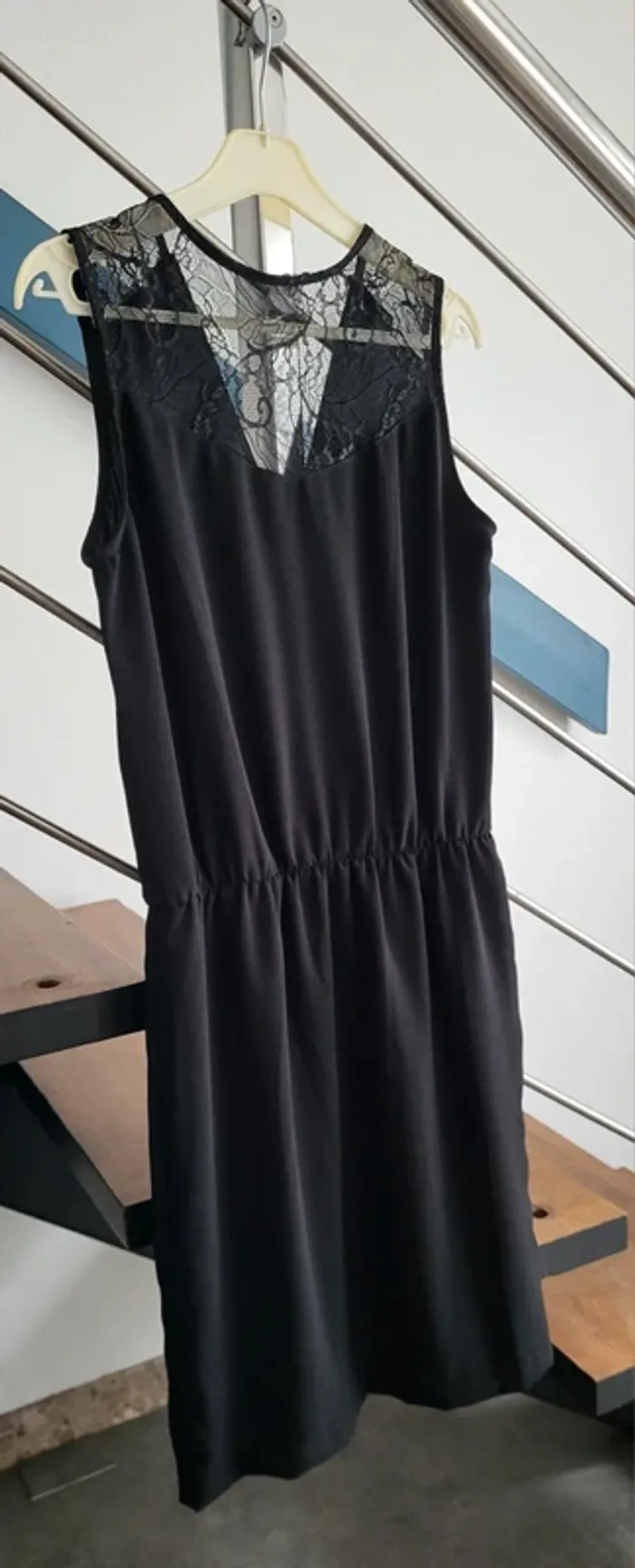 Robe noire - photo numéro 2