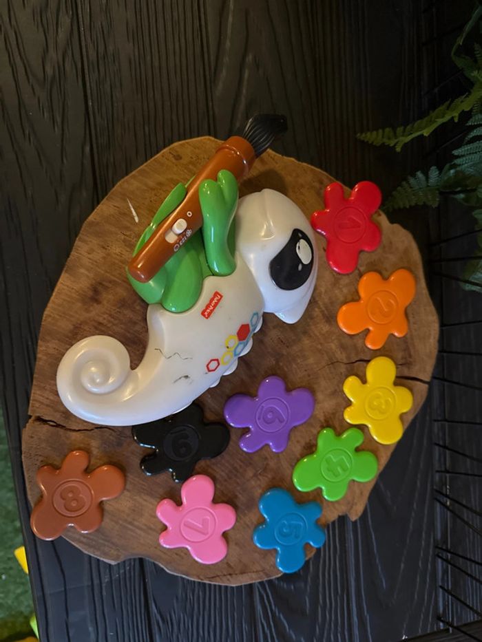 Caméléon Fisher price pour apprendre les couleurs