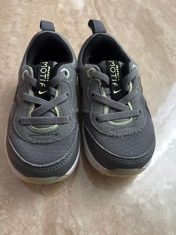 Air Max motif bébé