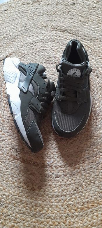 Basket Nike Huarache kaki