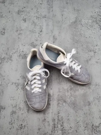 Chaussures Adidas Gazelle gris daim, taille 38