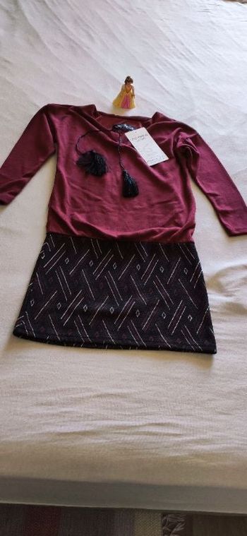 Robe tunique fille 6 an neuve,