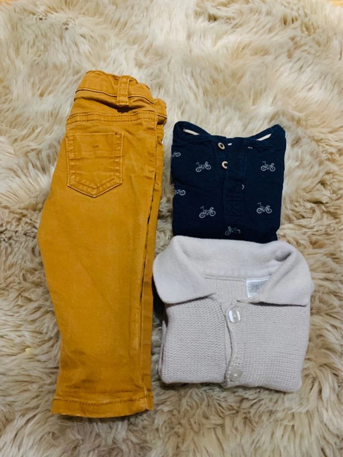 Lot de vêtements garçons : Pantalon t-shirt pull - photo numéro 2