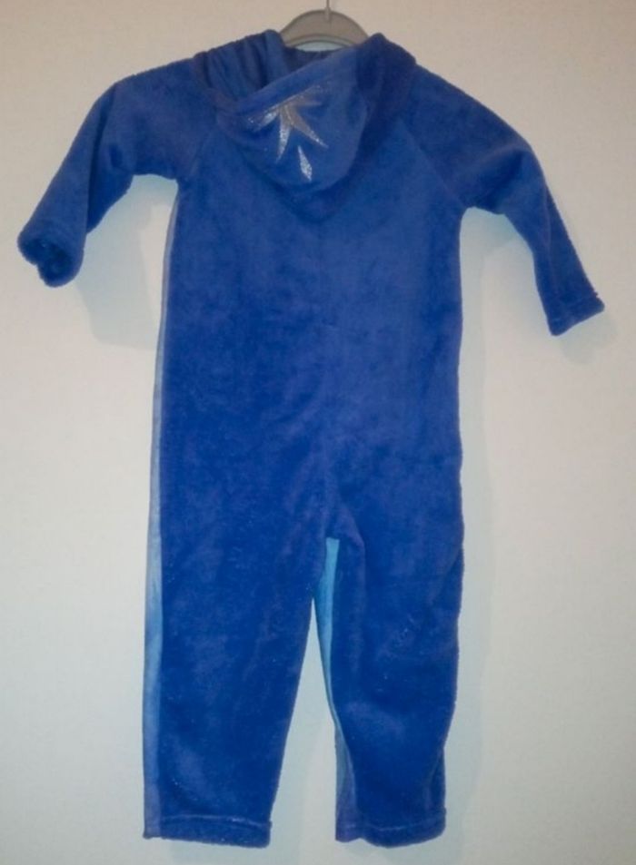 Combinaison pyjama reine des neiges taille 3 ans - photo numéro 3