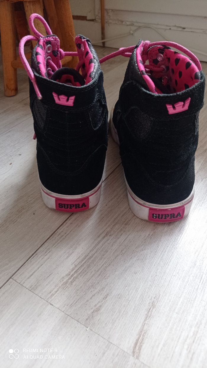 Baskets montantes noir  et rose  Supra pointure 37 très bon état - photo numéro 6
