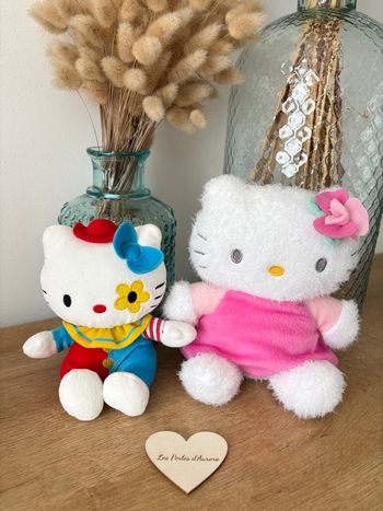 Peluches hello kitty clown et rose 
