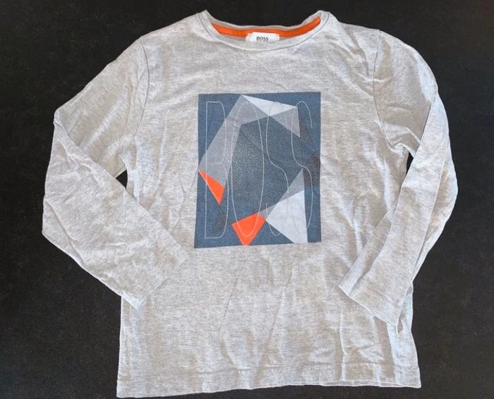 t shirt Hugo boss  6 ans  manches longues  gris