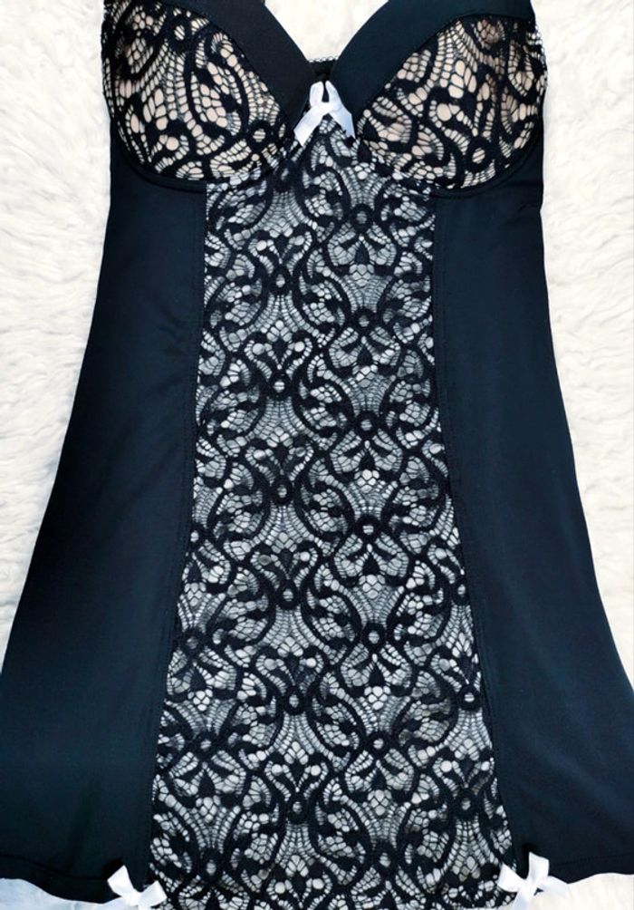 Nuisette en dentelle ajourée noire et beige- T.S ou T.36 🖤 - photo numéro 2