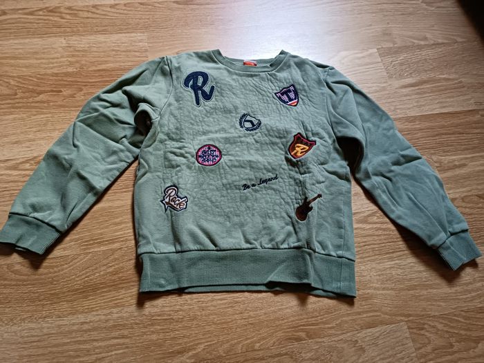 Sweat vert, Tape à l'oeil, 10 ans