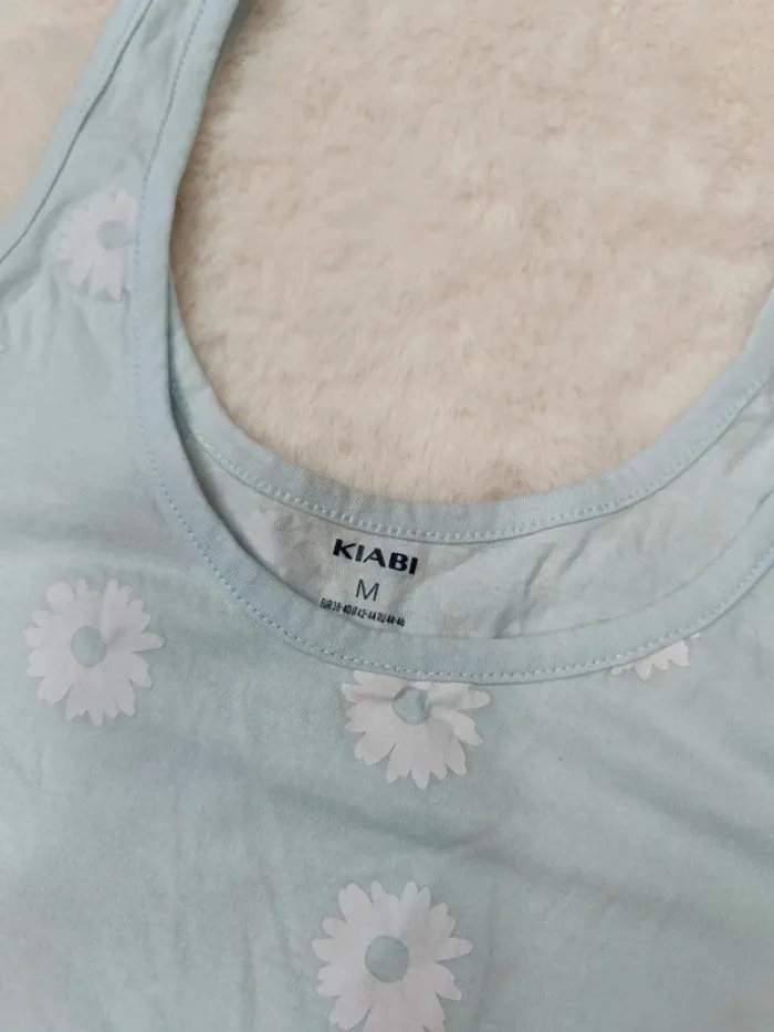 🌸 Débardeur bleu ciel à fleurs Kiabi - Taille M 🌸 - photo numéro 2