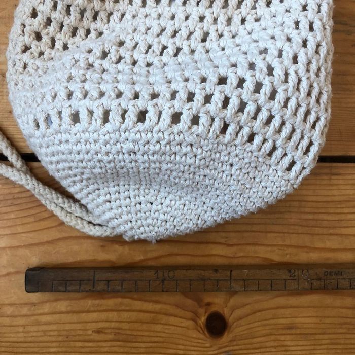 Sac en crochet bohème porté épaule - photo numéro 4