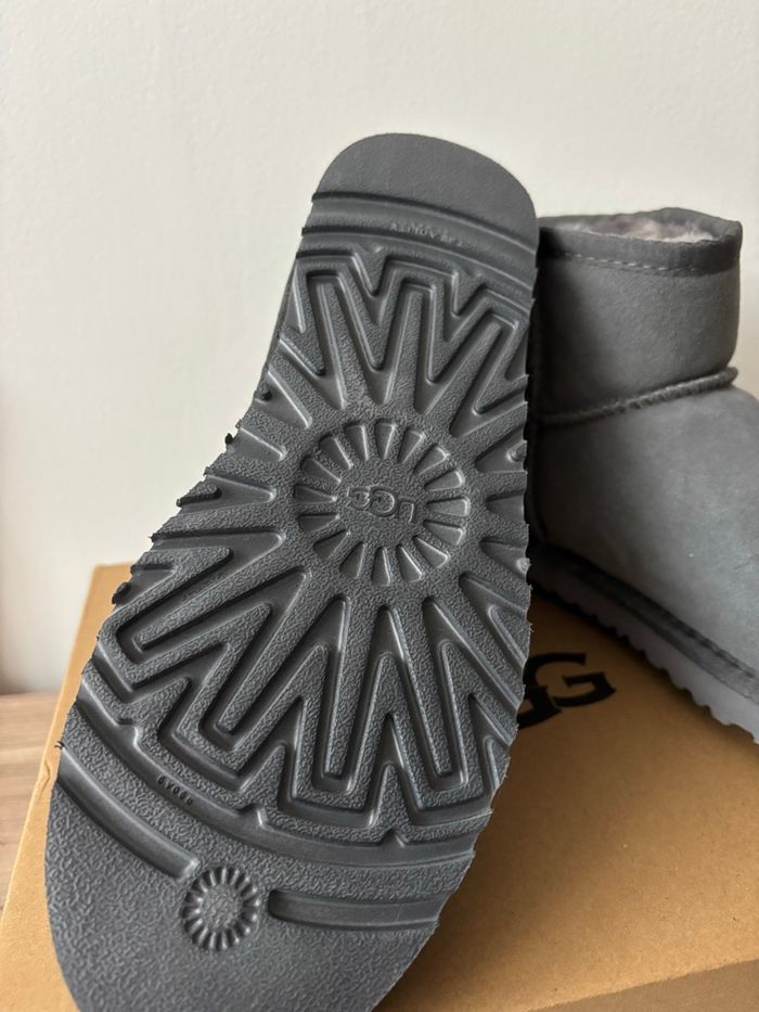 UGG Boots fourrées Classic Mini II - photo numéro 3