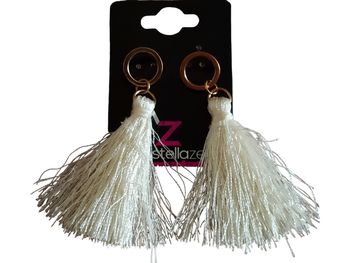 Boucles d'oreilles pompon crème