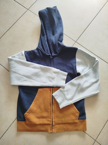 Gilet zippé à capuche Tape à l'oeil