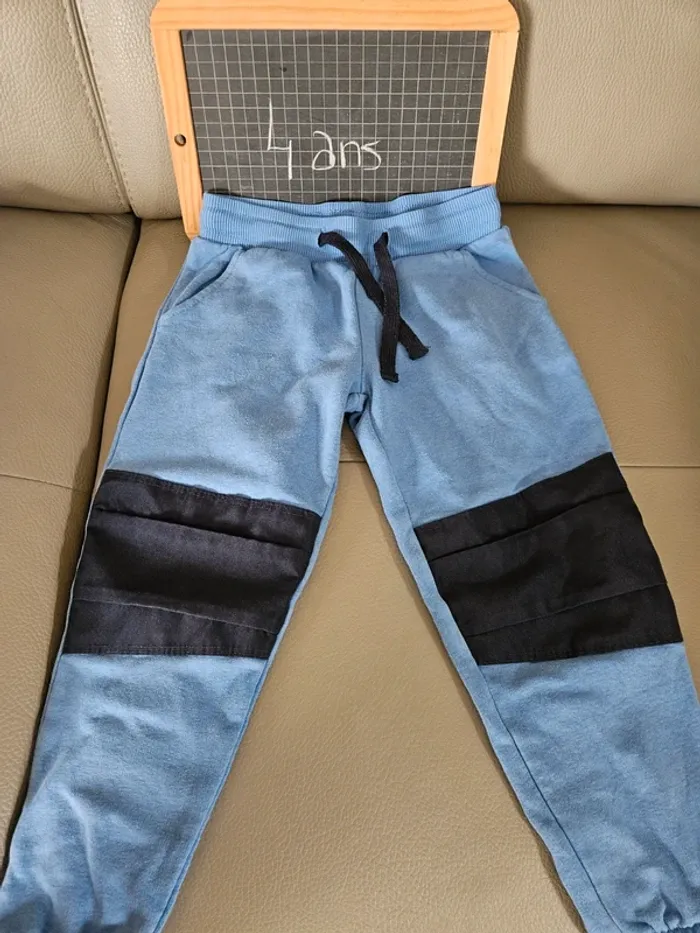 Lot 3 pantalons - photo numéro 2