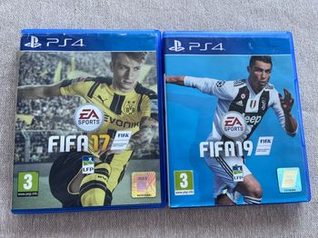 Jeu ps4 fifa 2017 et fifa 2019
