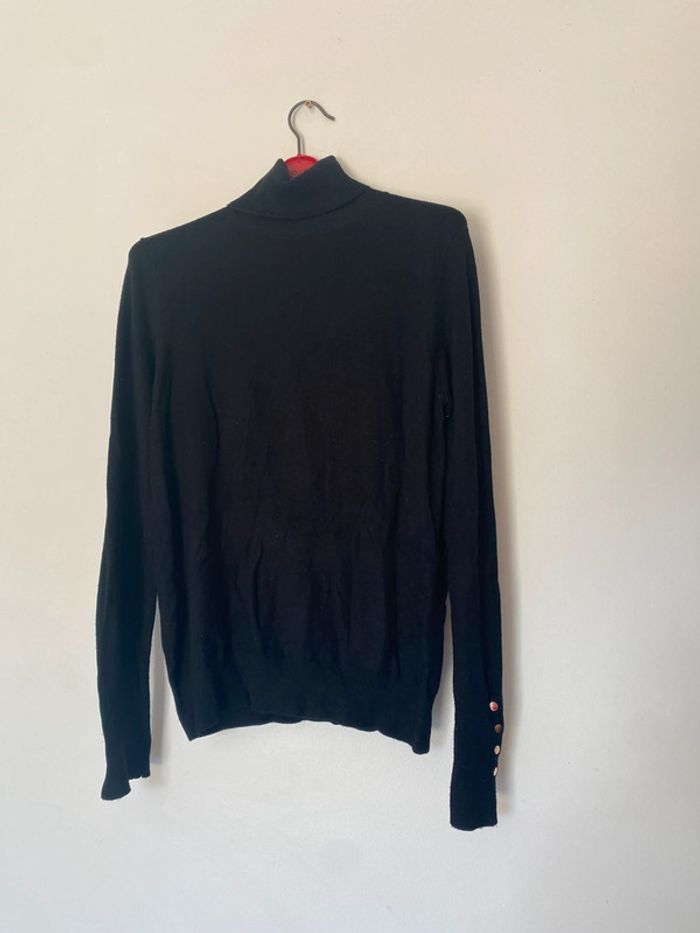 Pull noir