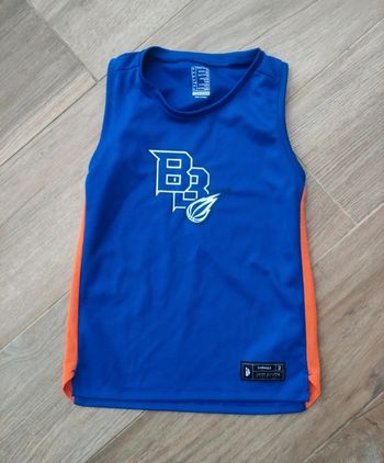 T.shirt Basket Tarmak 8 ans neuf