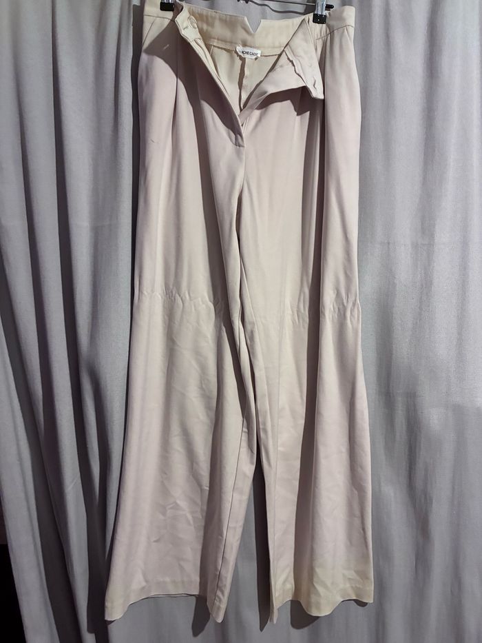 Pantalon beige à jambes larges