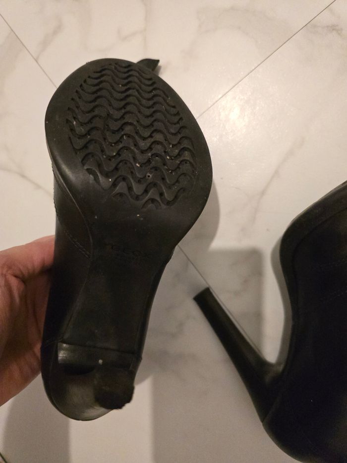 Chaussures a talons jamais portée - photo numéro 4