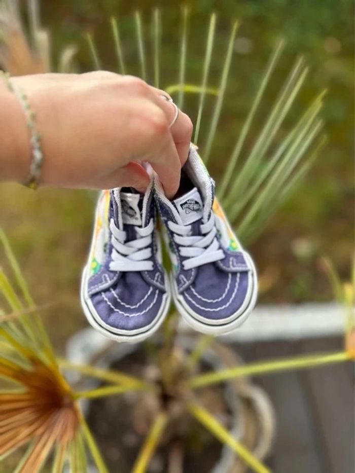 Sneakers montantes Vans modèle Sk8-Hi taille 19 kid - photo numéro 6