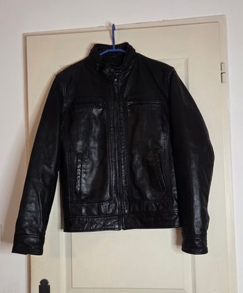 Blouson en cuir véritable Celio – 100% buffle – style motard chic – taille S (comme neuf)