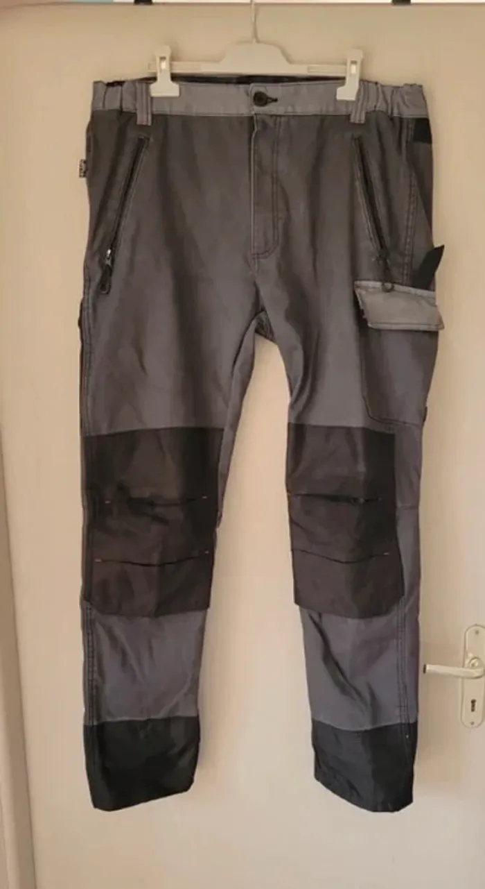 Pantalon de travail entièrement doublé polaire. Taille 48