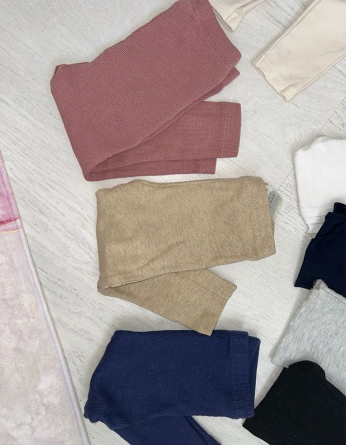 Énorme lot 12 mois (hauts + bas) - photo numéro 10