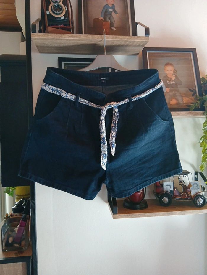 Short kiabi taille haute 42