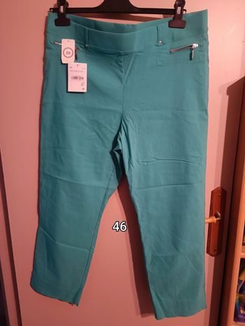 Pantacourt bleu turquoise neuf taille 46