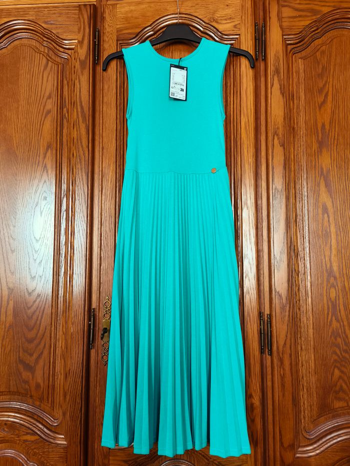 robe sans manche - T 146 - NEUVE