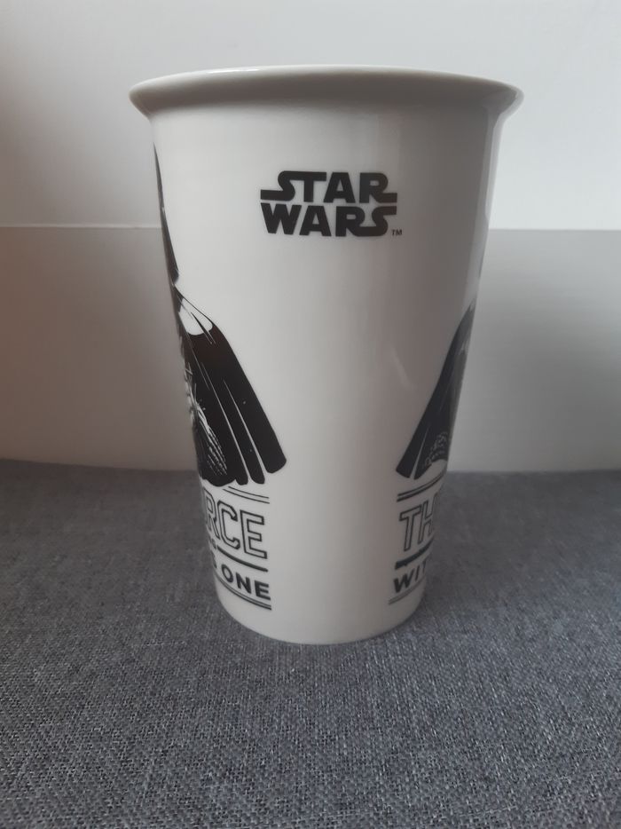 Tasse Star Wars Dark Vador : The force is strong with this one - photo numéro 2