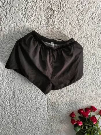 Short de sport a lacets noir T M