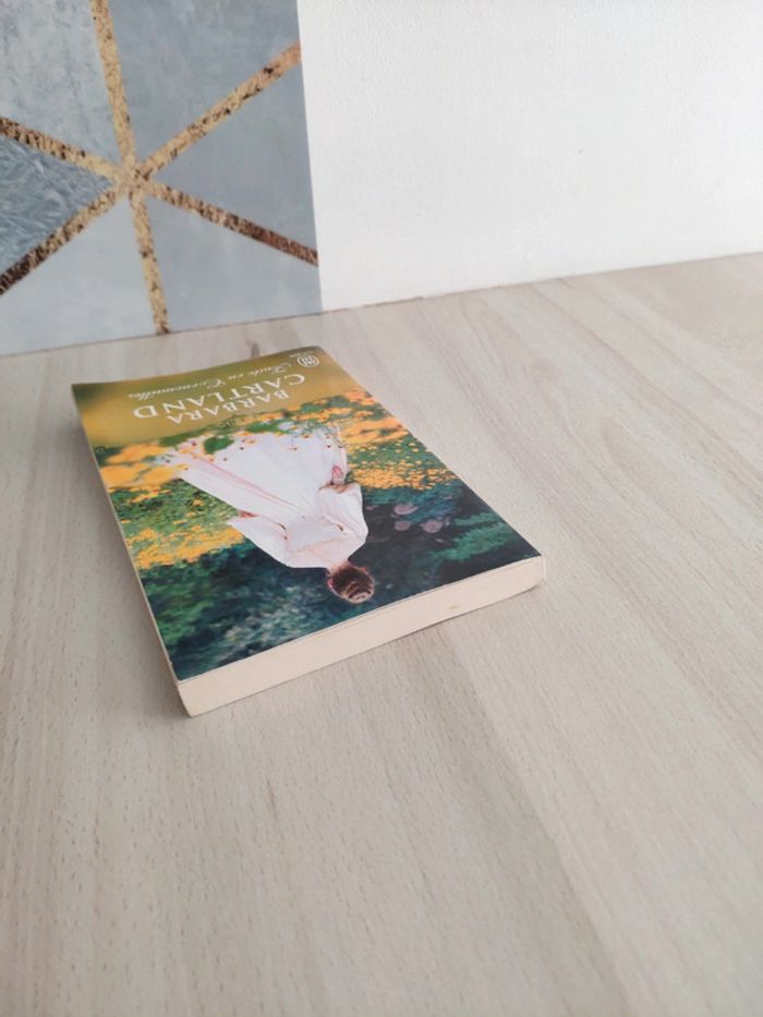 Livre poche Fuite en Cornouailles Cartland - photo numéro 4