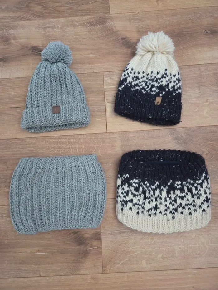 Lot bonnet tour de cou 2.6ans