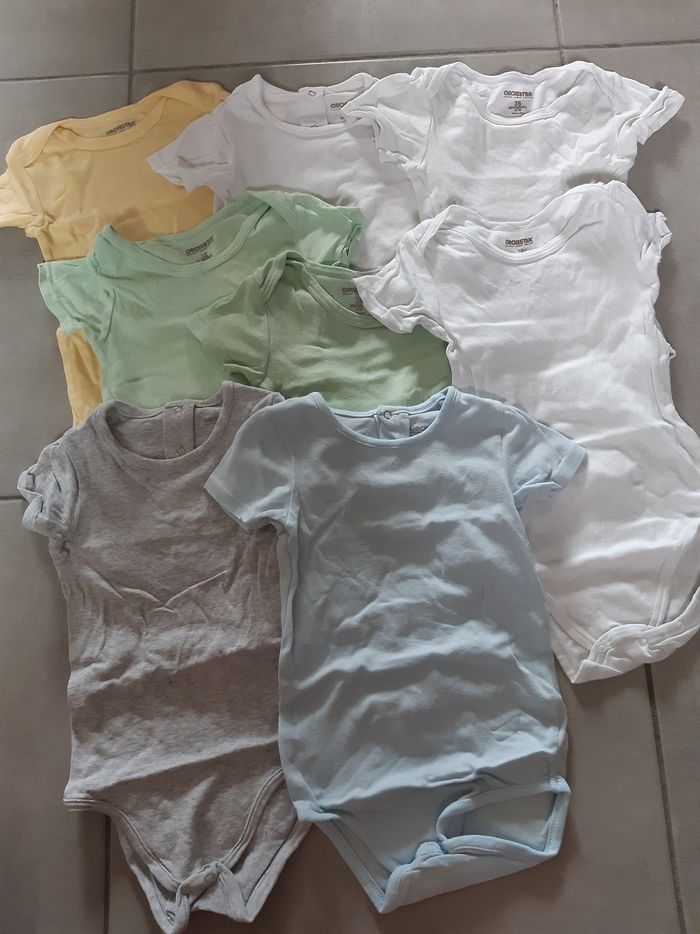 Lot de 8 bodies manches courtes taille 36 mois - photo numéro 2